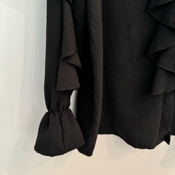 Chic Black Ruffled Blouse - Picture 5 of 5